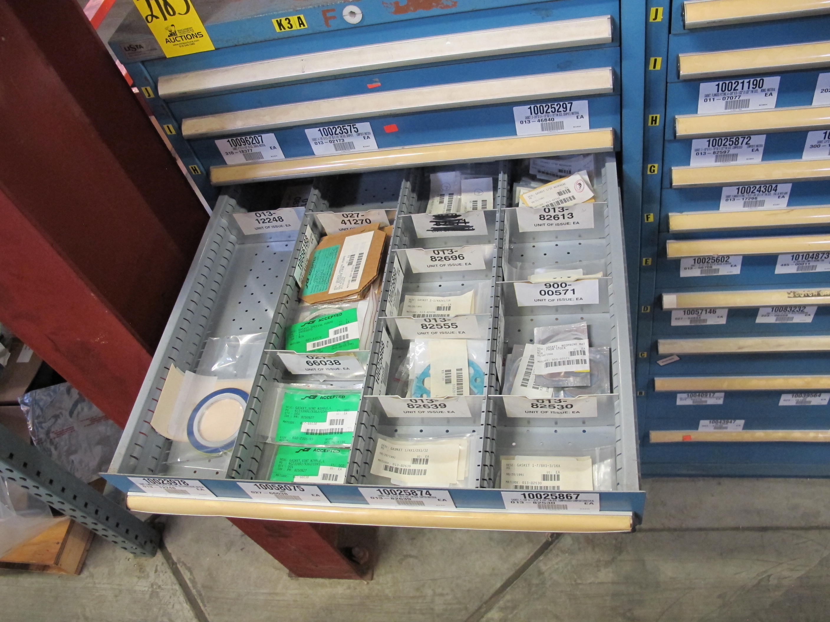 LISTA HEAVY DUTY 10-DRAWER PARTS CABINET W/ CONTENTS (W-50) LOADING & HANDLING FEE $25-